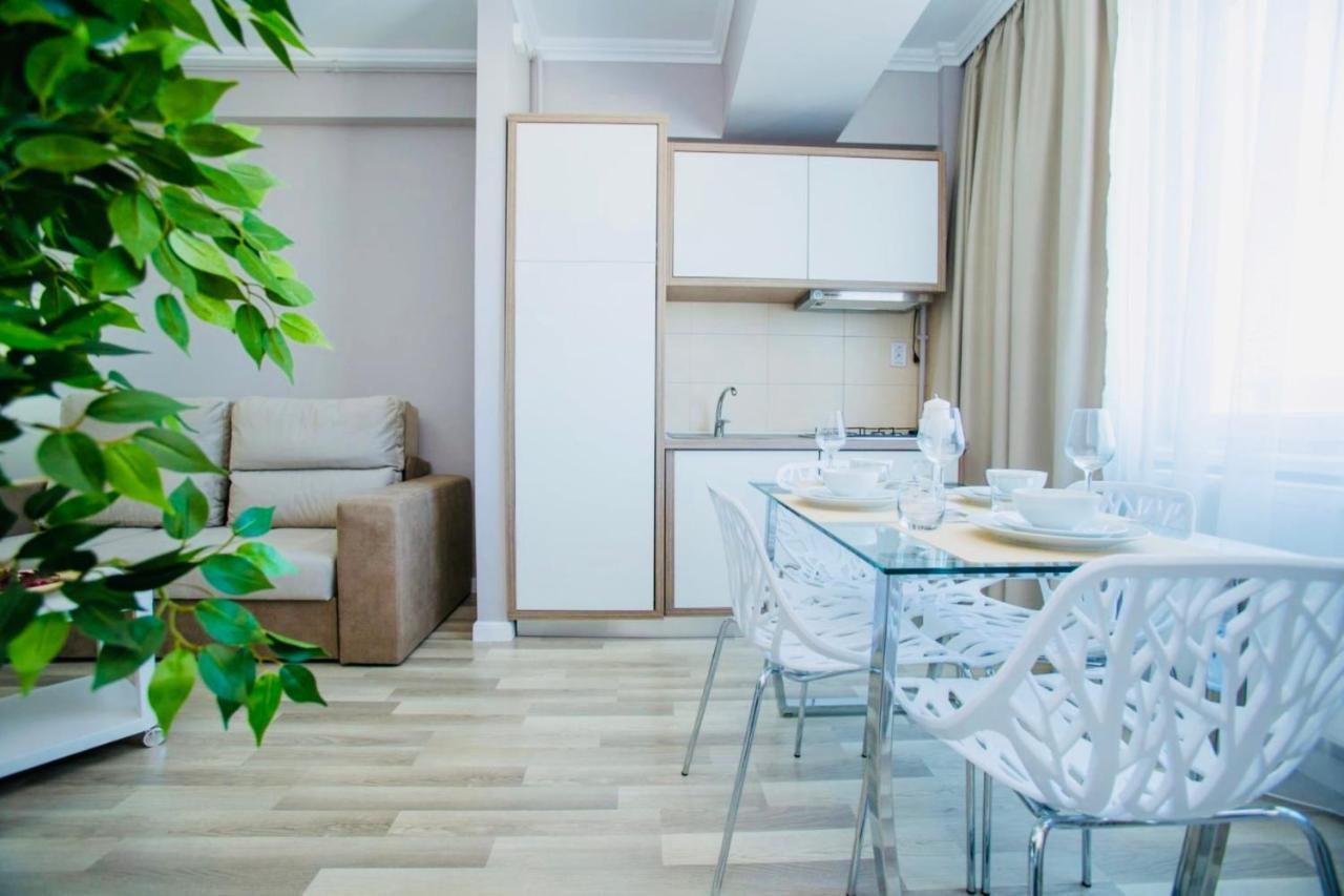 Apartament Crazy Summerland Mamaia Exteriör bild