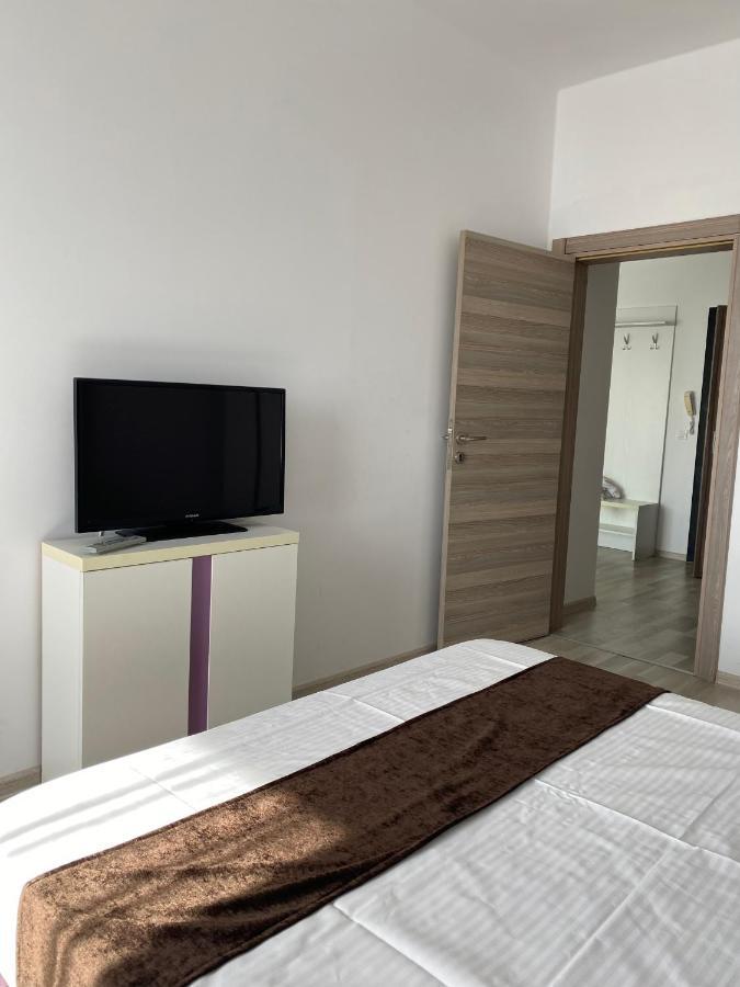 Apartament Crazy Summerland Mamaia Exteriör bild