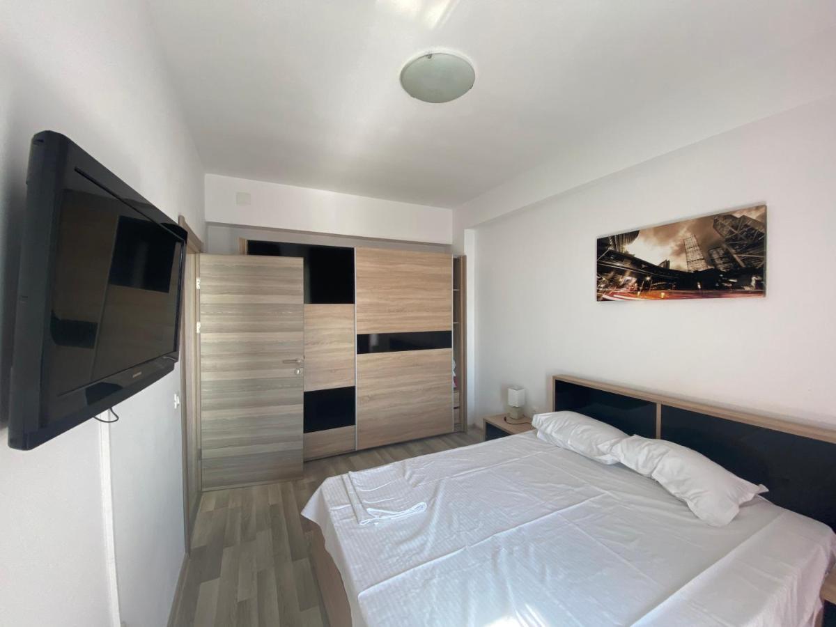 Apartament Crazy Summerland Mamaia Exteriör bild