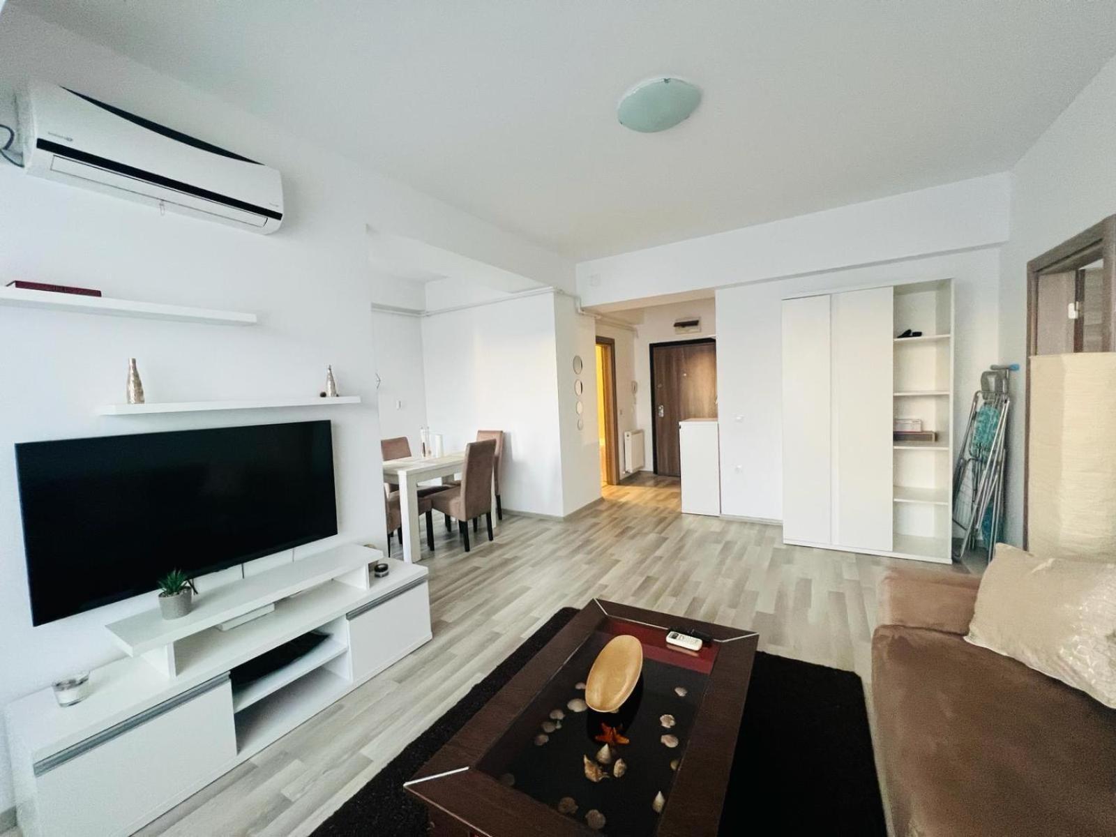 Apartament Crazy Summerland Mamaia Exteriör bild