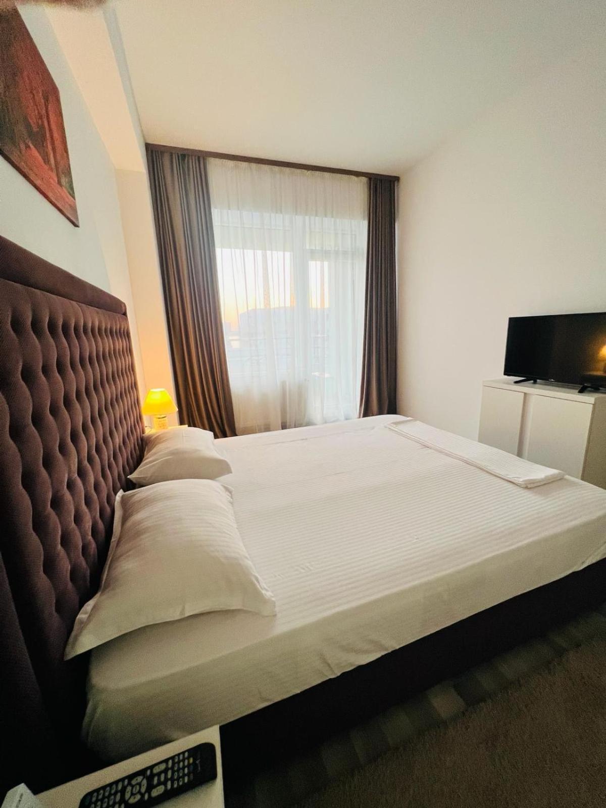 Apartament Crazy Summerland Mamaia Exteriör bild